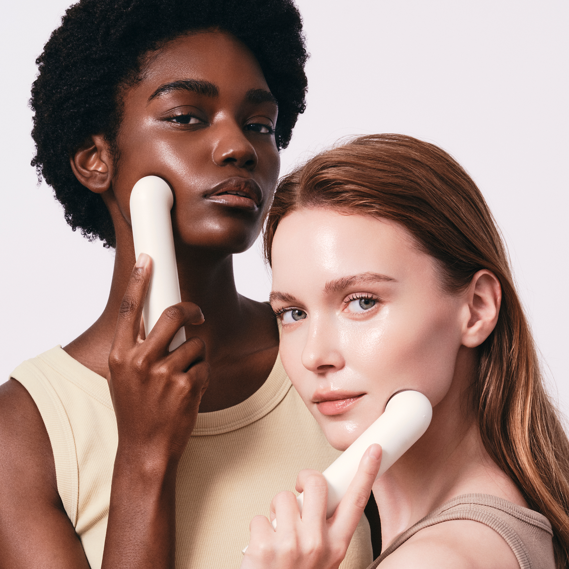 The Glow Signature Dual-Frequency Ultrasound Skincare Device
